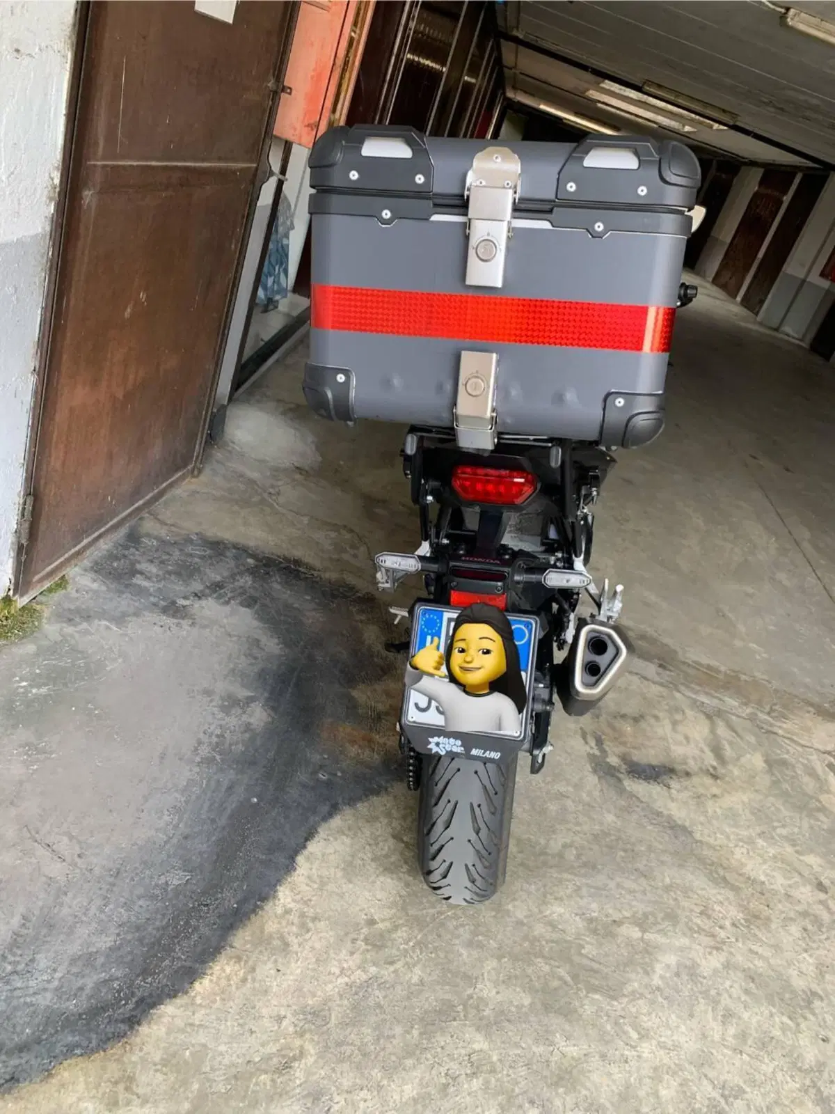 Honda CB 750 Hornet (2025) (11)