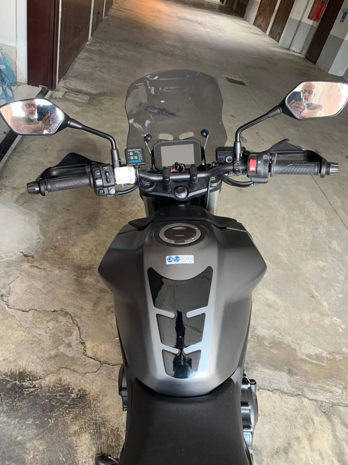 Honda CB 750 Hornet (2025) (12)