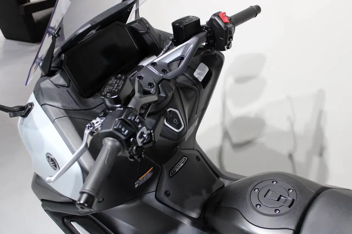 Yamaha T-Max 560 Tech Max (2025 - 26) (5)