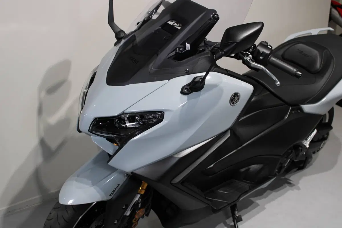 Yamaha T-Max 560 Tech Max (2025 - 26) (8)