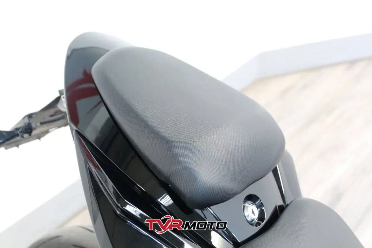 Suzuki GSX S 750 Yugen (2018 - 20) (13)
