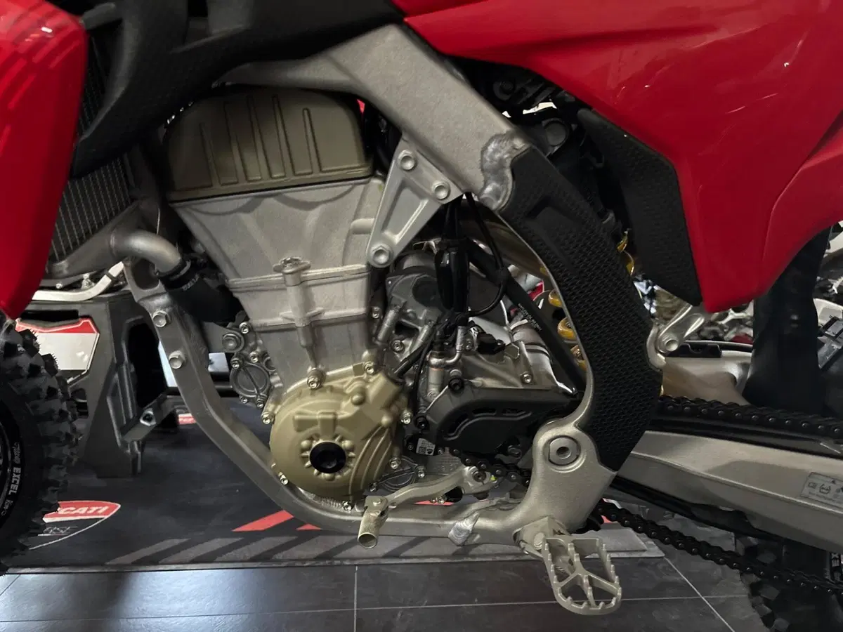 Ducati Desmo450 MX (2026) (6)
