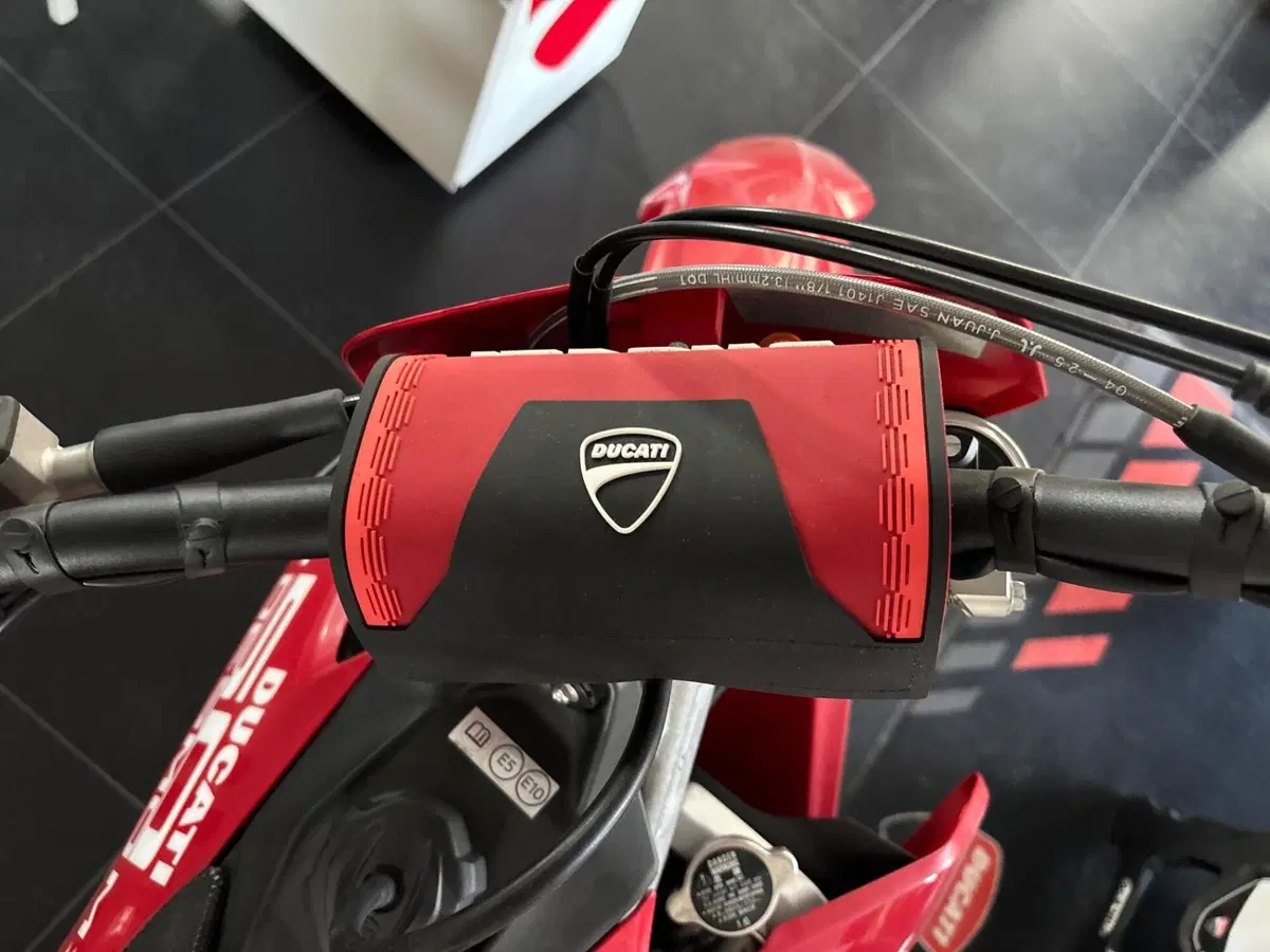 Ducati Desmo450 MX (2026) (9)
