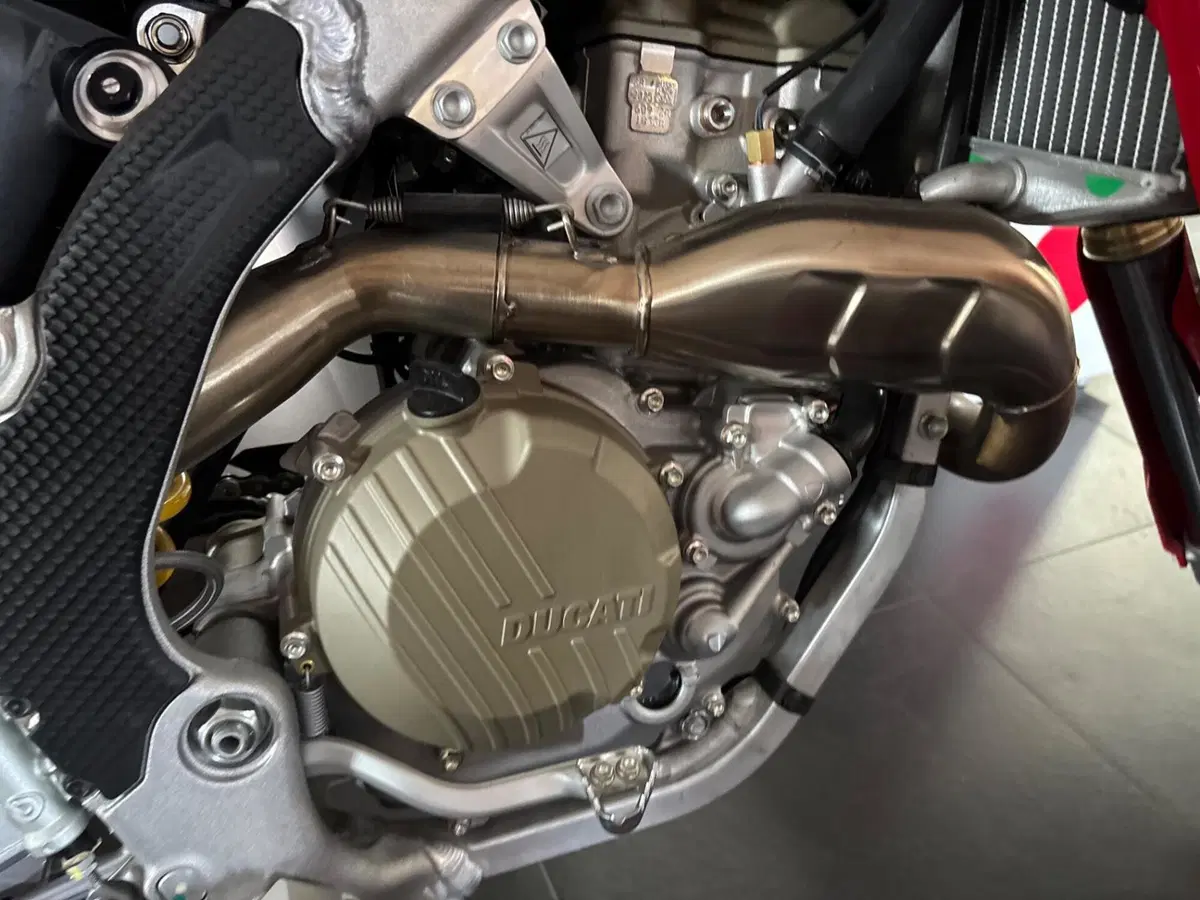 Ducati Desmo450 MX (2026) (10)
