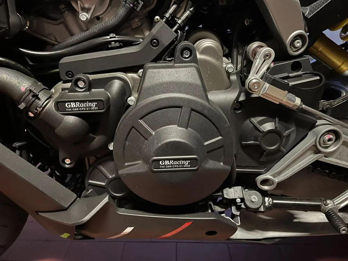 Aprilia Tuono 660 Factory (2022 - 24) (3)