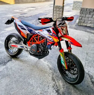KTM 690 SMC R (2023 - 25) usata