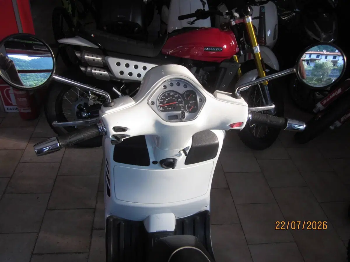 Vespa GTS 300 Super ABS (2014 - 16) (8)
