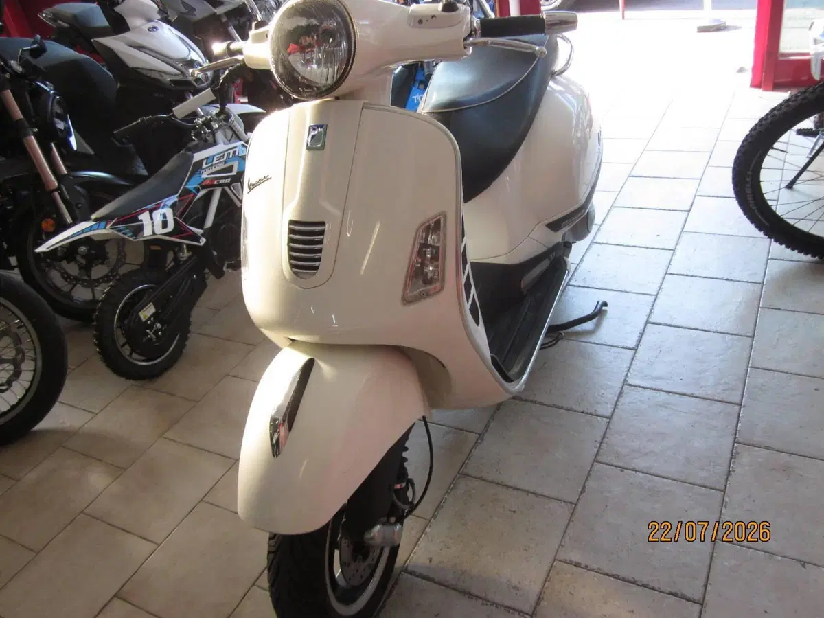 Vespa GTS 300 (2010 - 14) (3)
