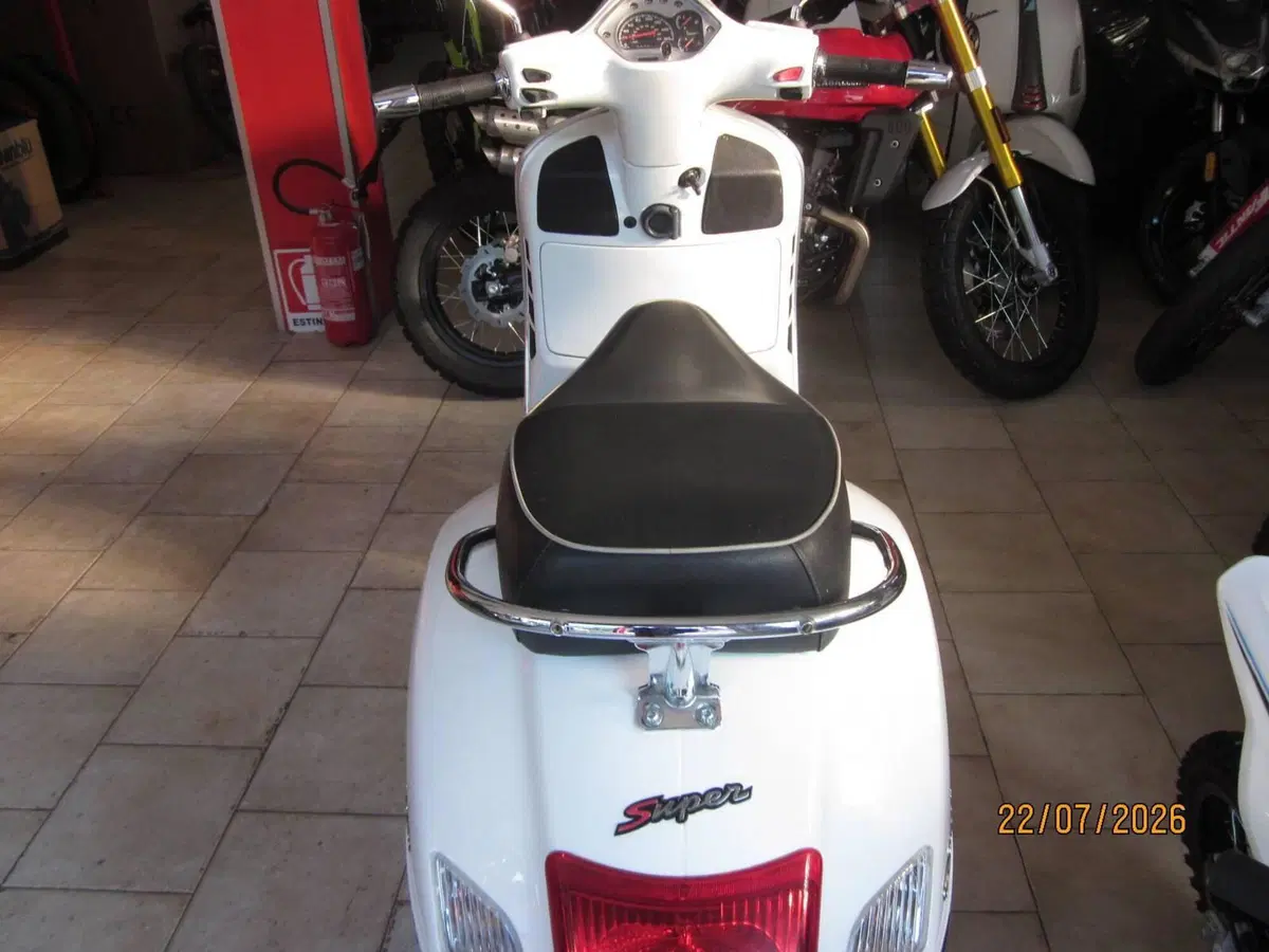 Vespa GTS 300 (2010 - 14) (6)