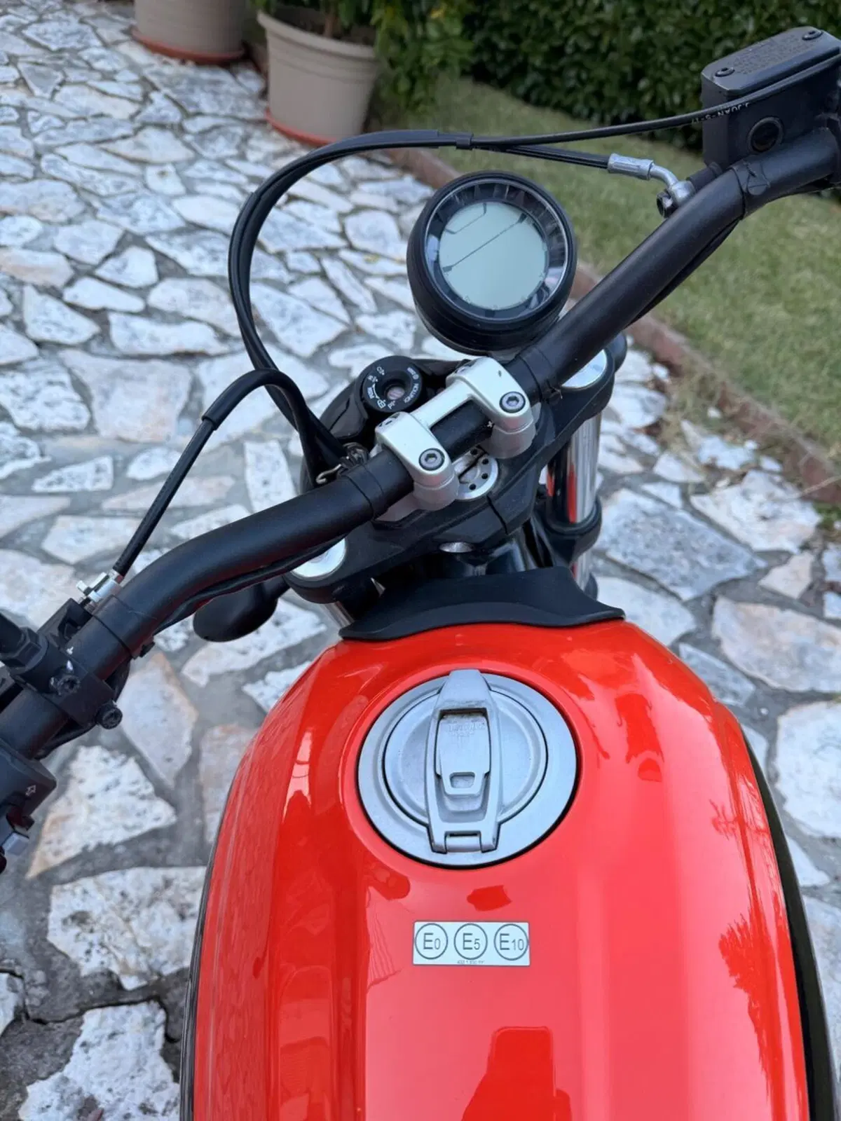 Ducati Scrambler 400 Sixty 2 (2016 - 21) (4)