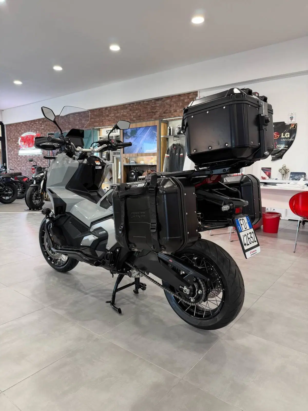 Honda X-ADV 750 DCT (2021 - 24) (4)