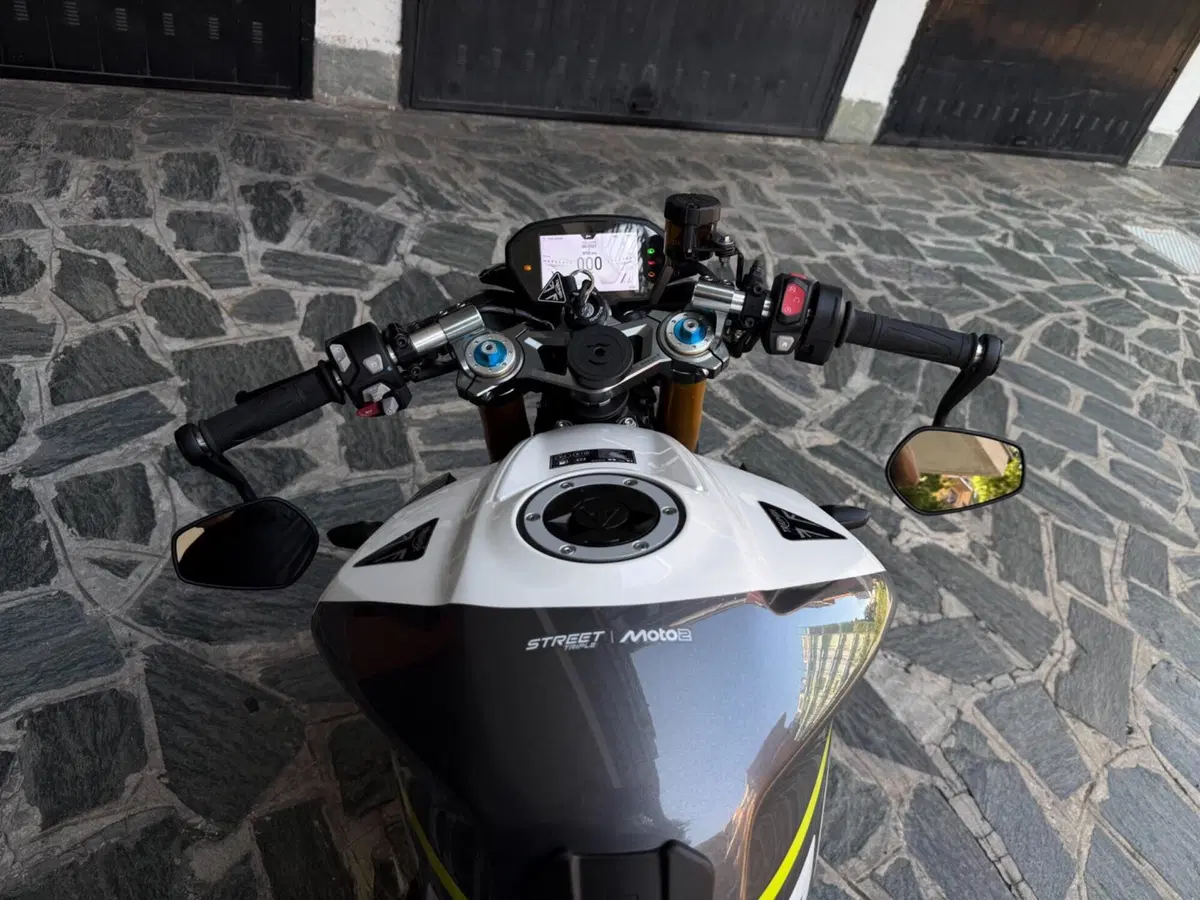 Triumph Street Triple 765 Moto2 (2026) (5)
