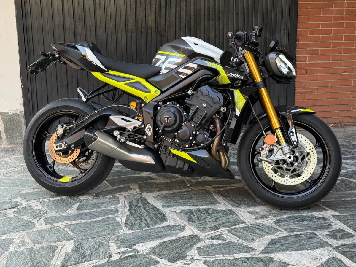 Triumph Street Triple 765 Moto2 (2026) (12)