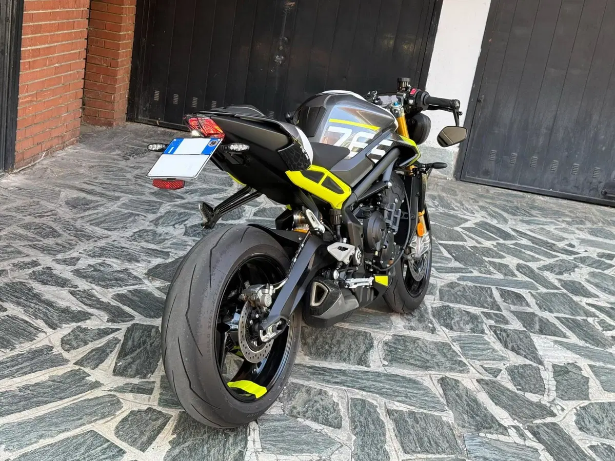 Triumph Street Triple 765 Moto2 (2026) (13)