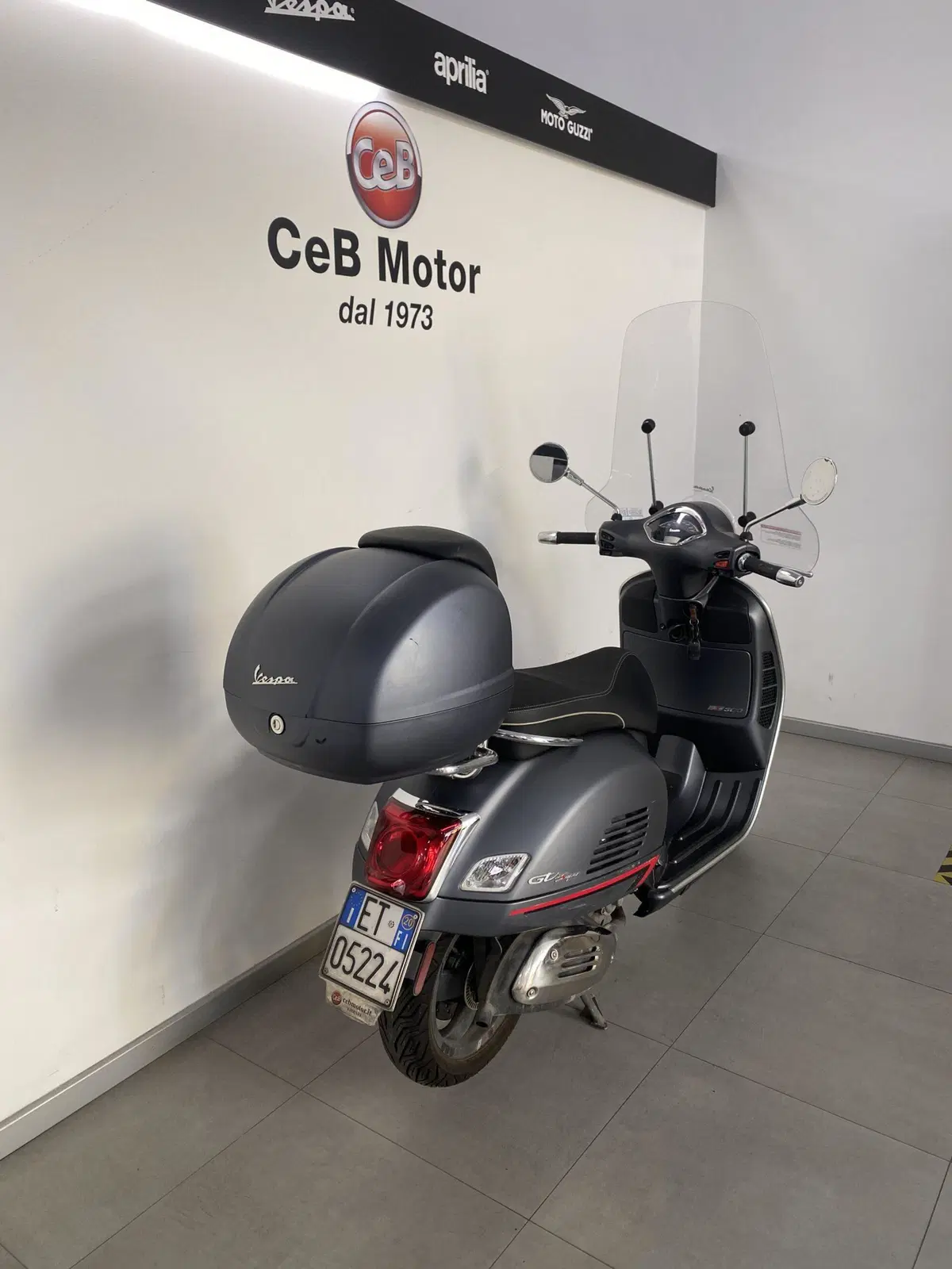 Vespa GTS 300 Super Sport Hpe (2019) (2)