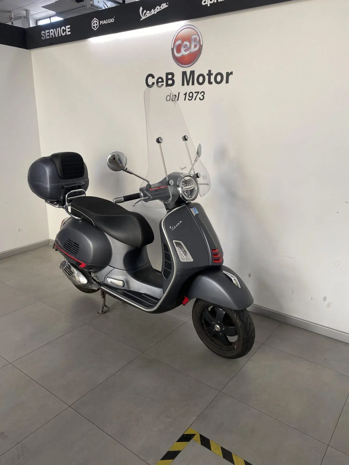 Vespa GTS 300 Super Sport Hpe (2019) (3)