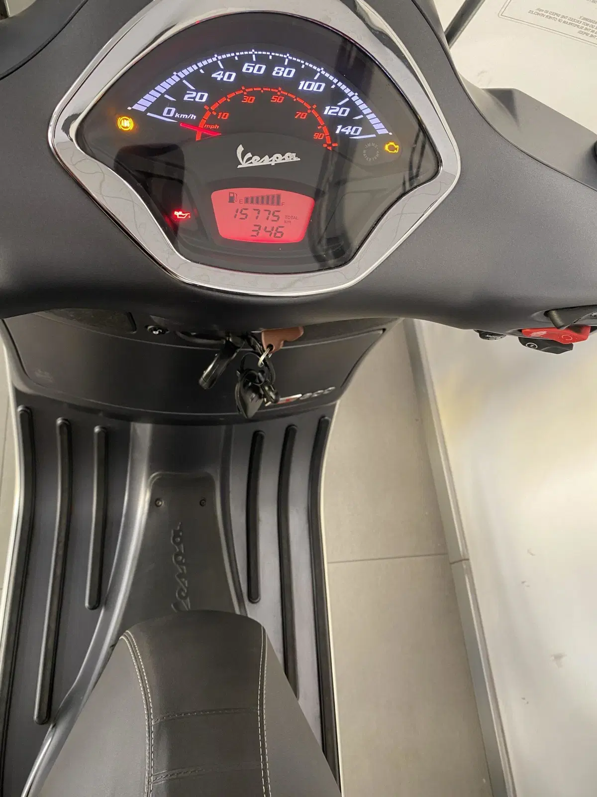 Vespa GTS 300 Super Sport Hpe (2019) (7)