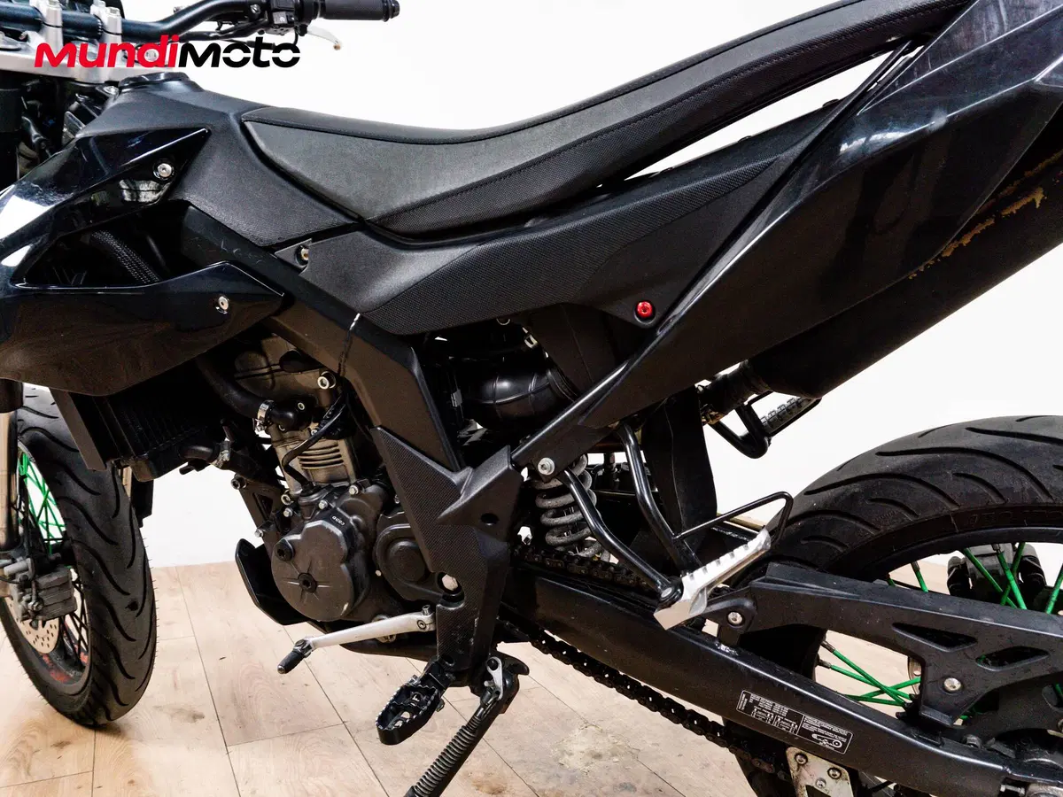 Aprilia SX 125 (2007 - 13) (10)