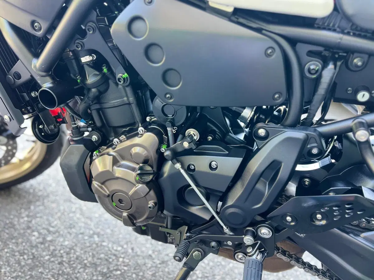 Yamaha XSR 700 XTribute (2021) (4)