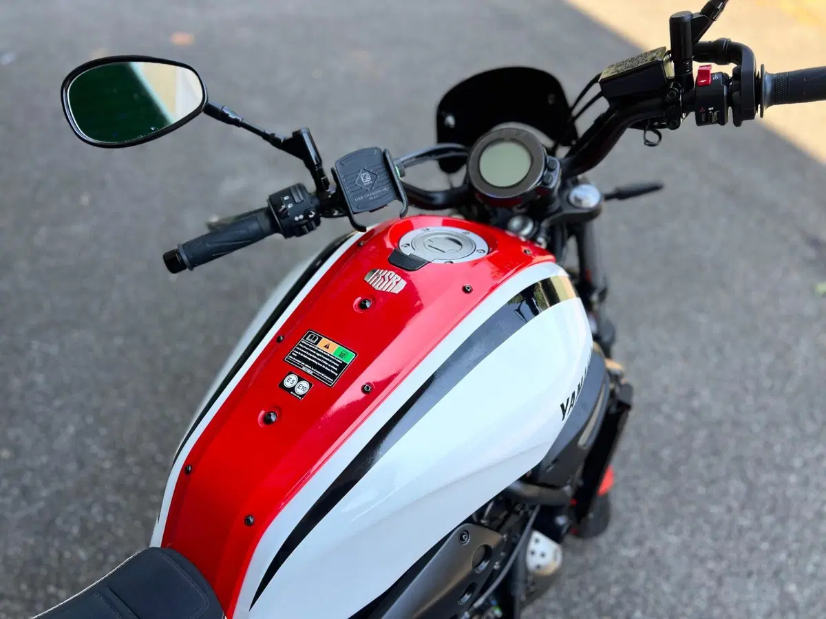 Yamaha XSR 700 XTribute (2021) (6)