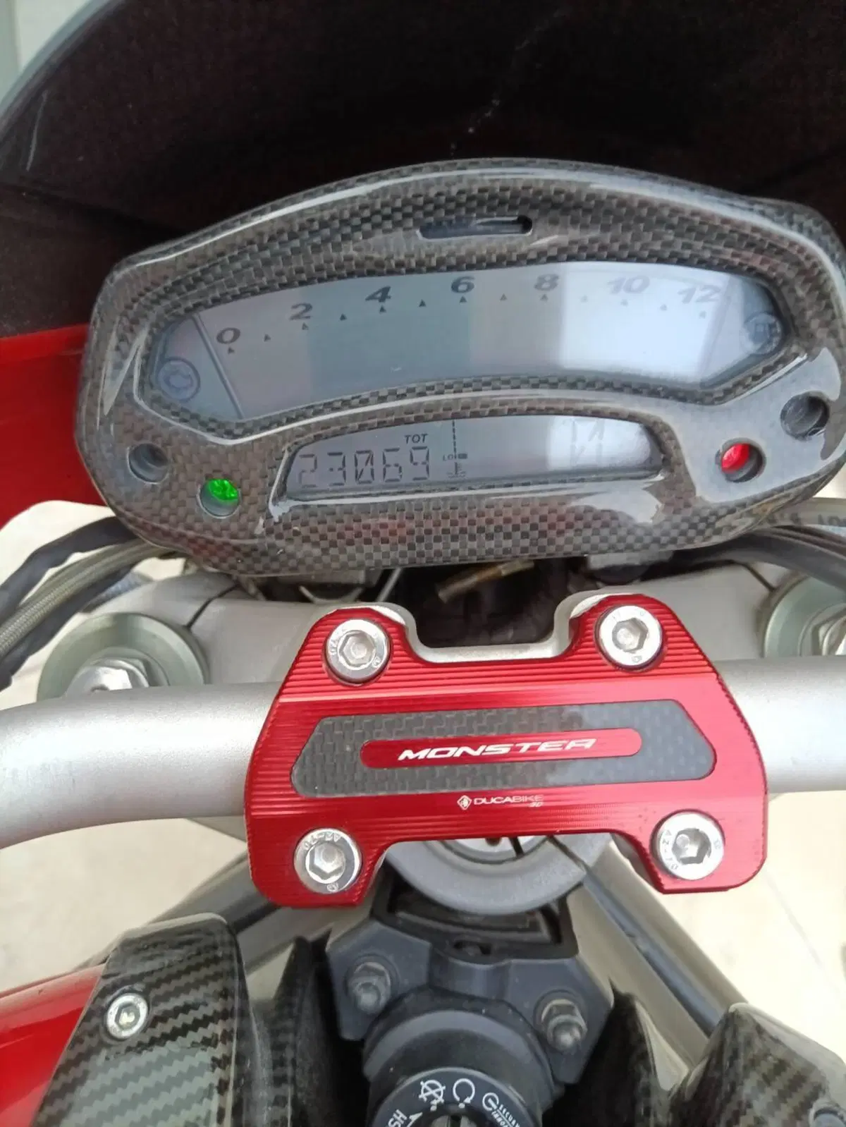 Ducati Monster 1100 (2009 -10) (2)