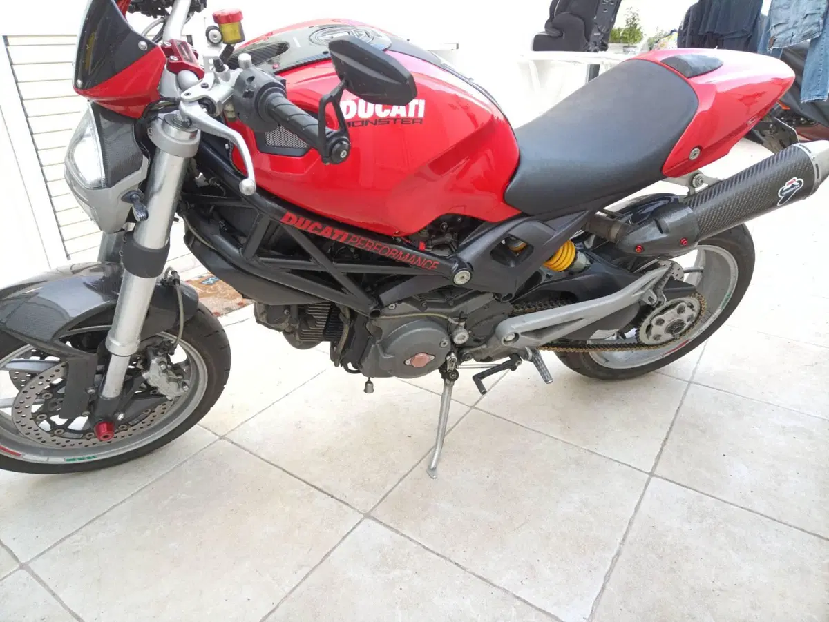 Ducati Monster 1100 (2009 -10) (3)