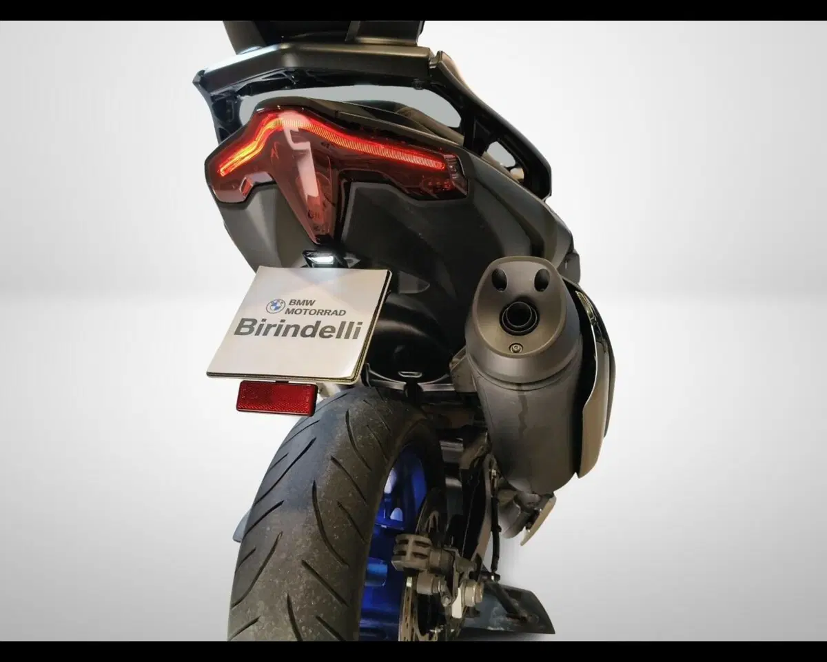 Yamaha T-Max 560 Tech Max (2022 - 24) (15)