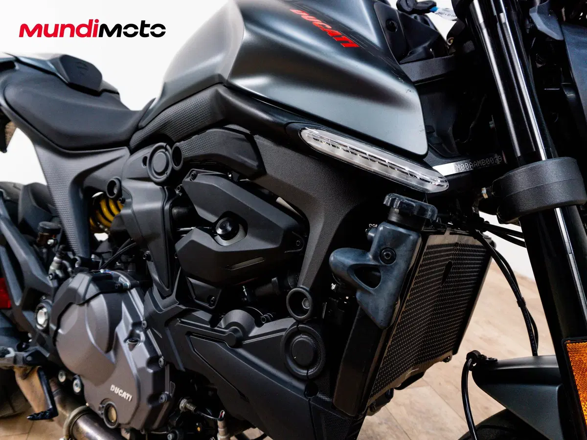Ducati Monster 937 (2021 - 25) (5)