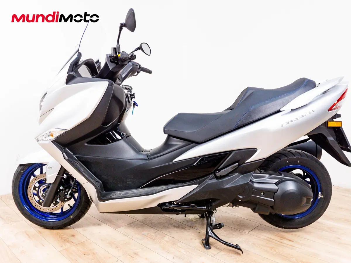Suzuki Burgman 400 (2022 - 24) (6)