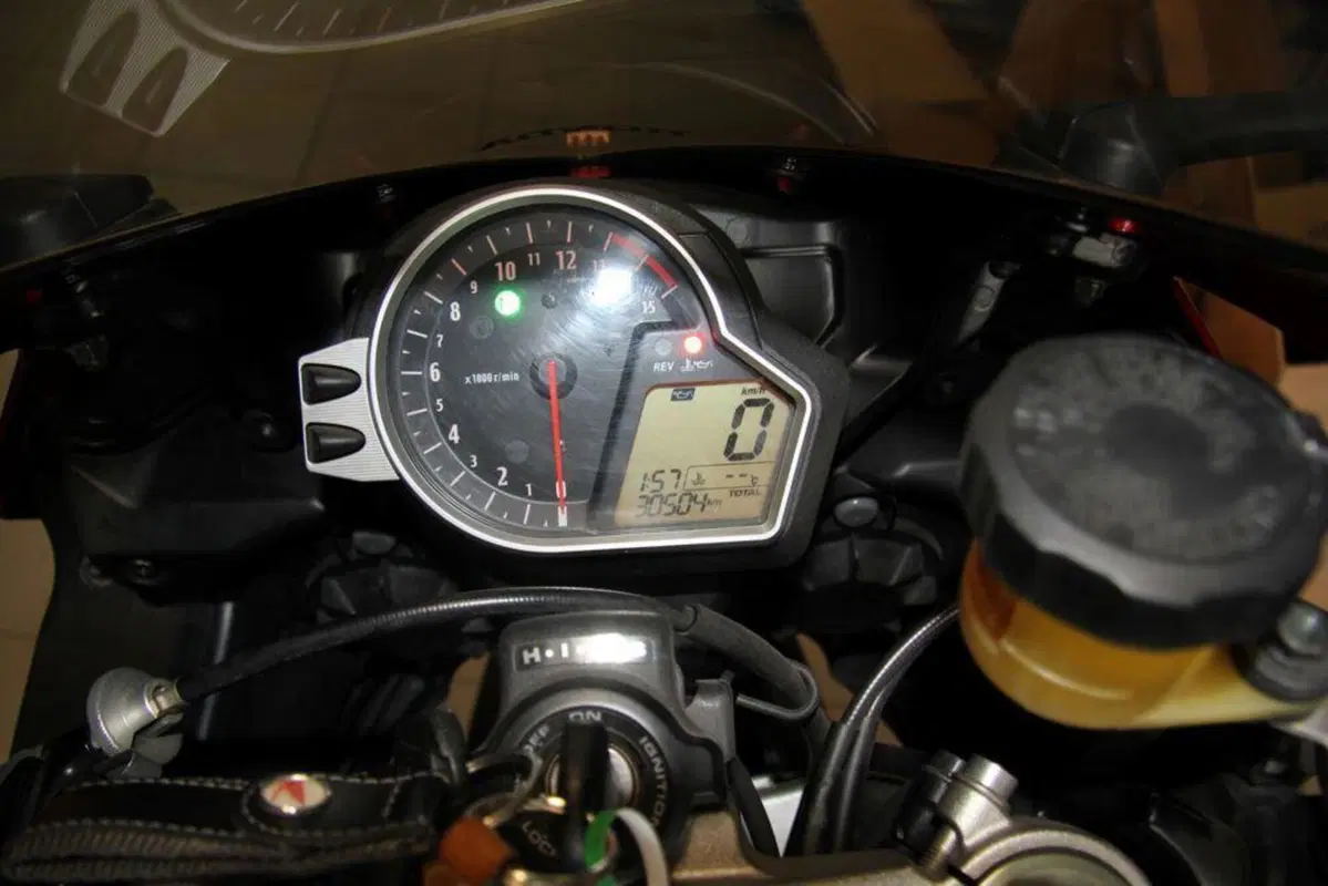 Honda CBR 1000 RR Fireblade (2008 - 11) (5)