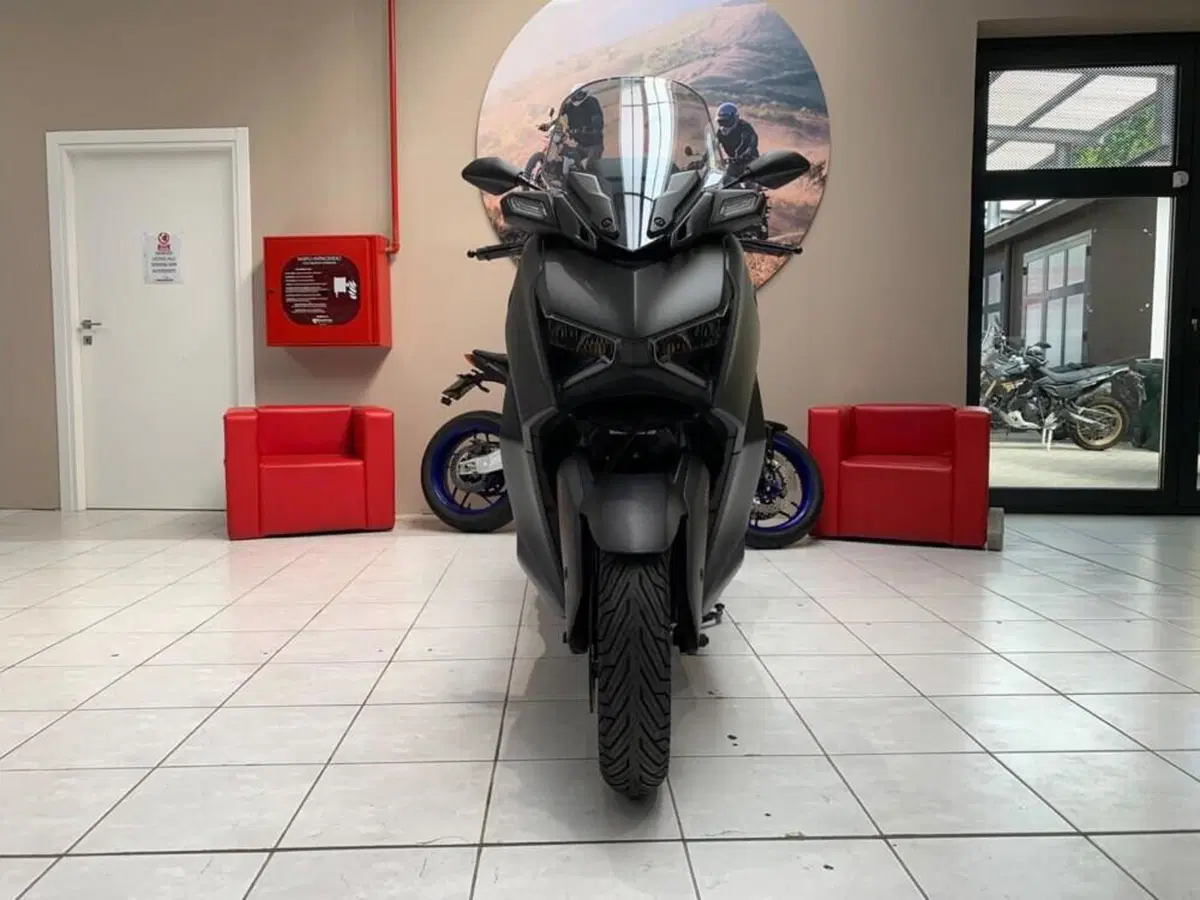 Yamaha X-Max 300 (2021 - 24) (2)