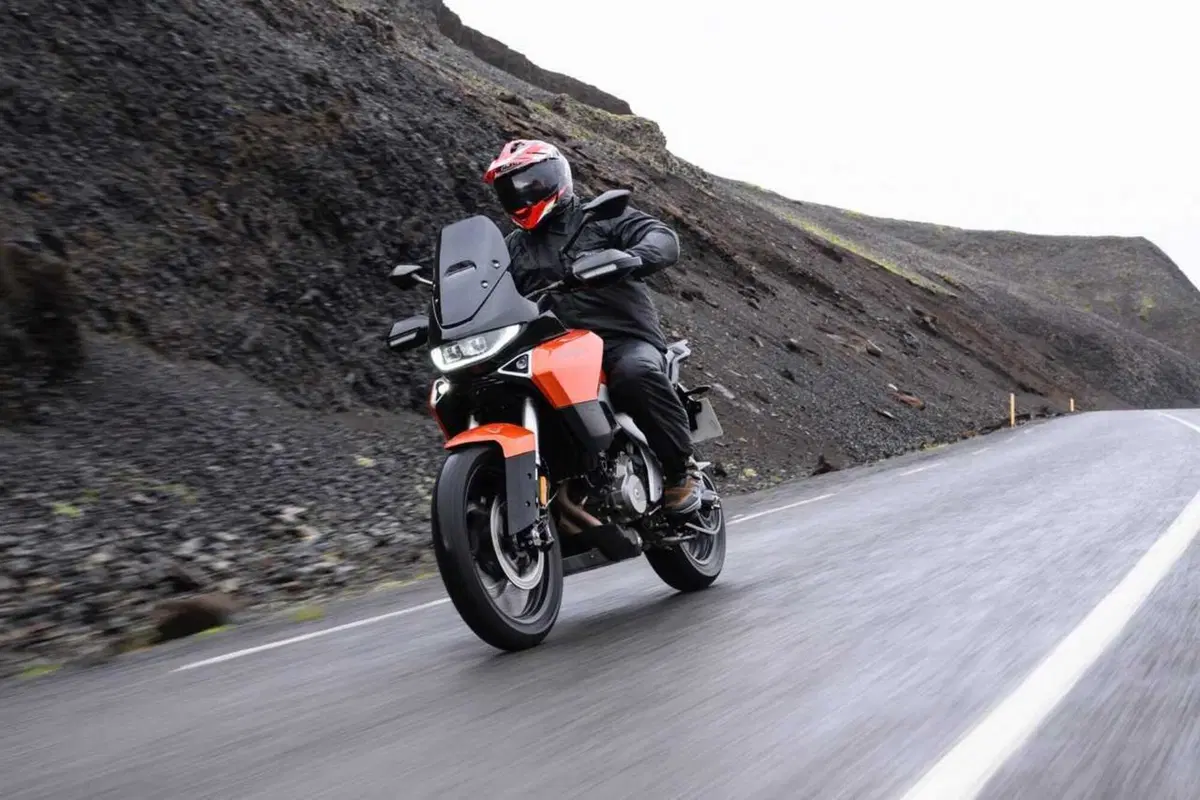Norton Atlas 2026: lusso per tutti!? Il nostro test in Islanda [VIDEO e GALLERY] (6)