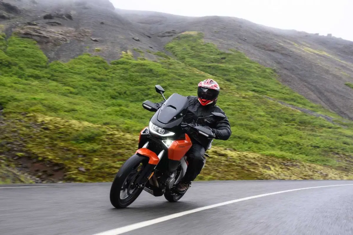 Norton Atlas 2026: lusso per tutti!? Il nostro test in Islanda [VIDEO e GALLERY] (9)