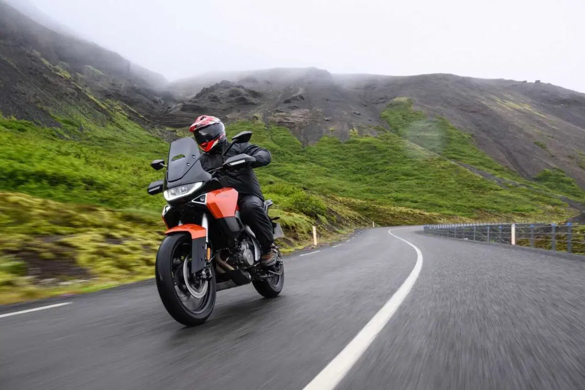 Norton Atlas 2026: lusso per tutti!? Il nostro test in Islanda [VIDEO e GALLERY] (10)