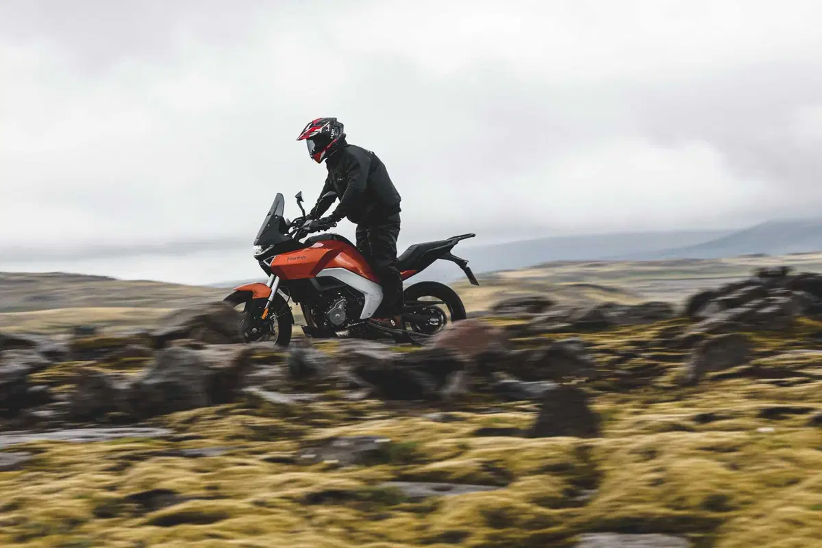 Norton Atlas 2026: lusso per tutti!? Il nostro test in Islanda [VIDEO e GALLERY] (13)