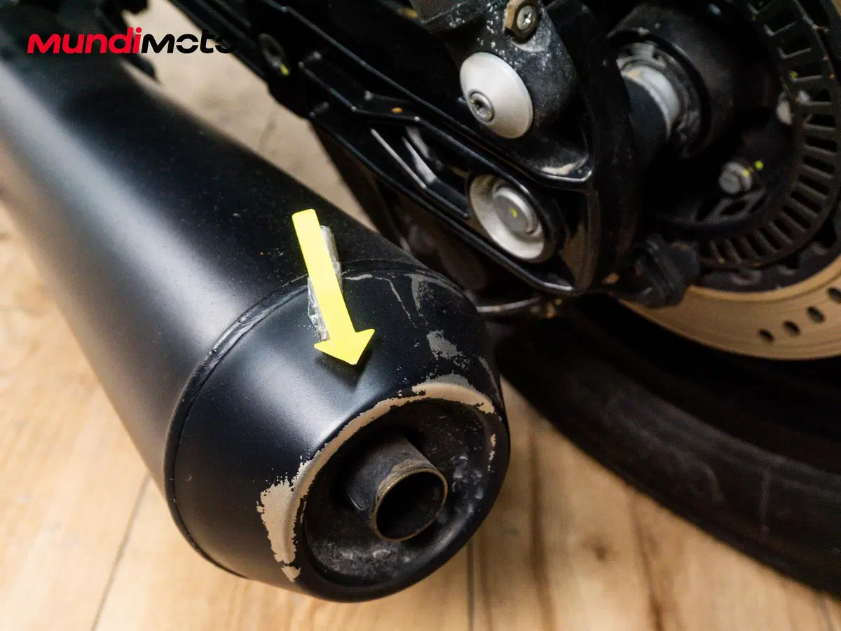 Moto Guzzi V9 Bobber (2016 - 18) (16)