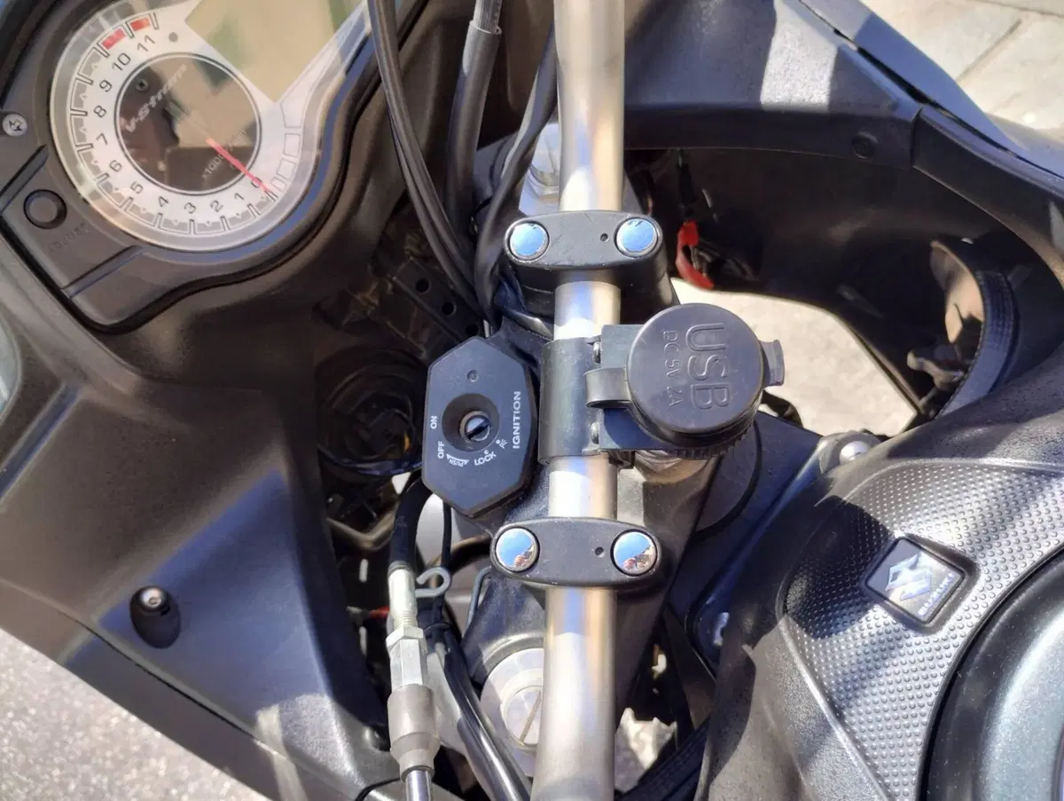 Suzuki V-Strom 650 ABS (2011 - 17) (8)