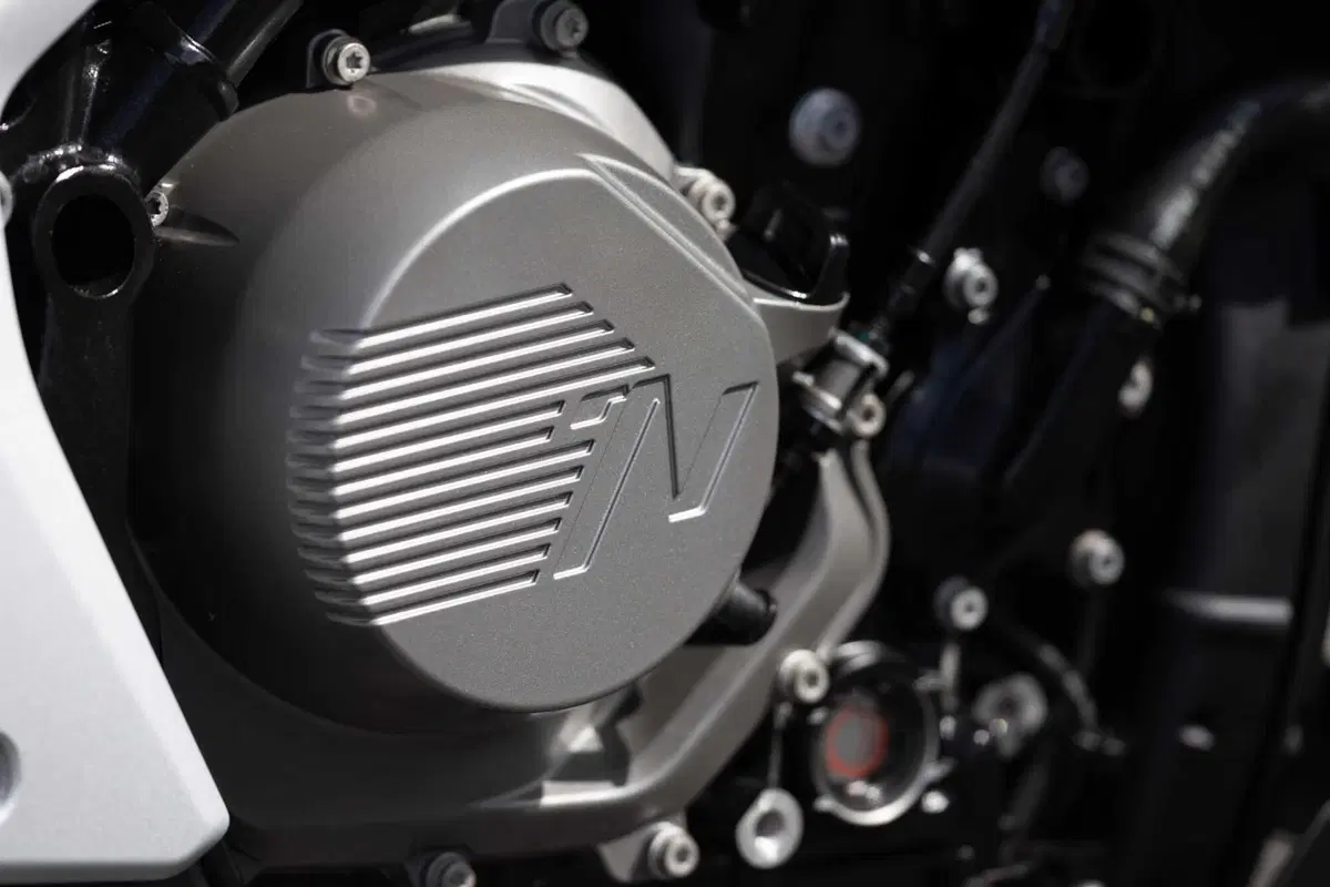 Norton Atlas 2026: lusso per tutti!? Il nostro test in Islanda [VIDEO e GALLERY] (5)