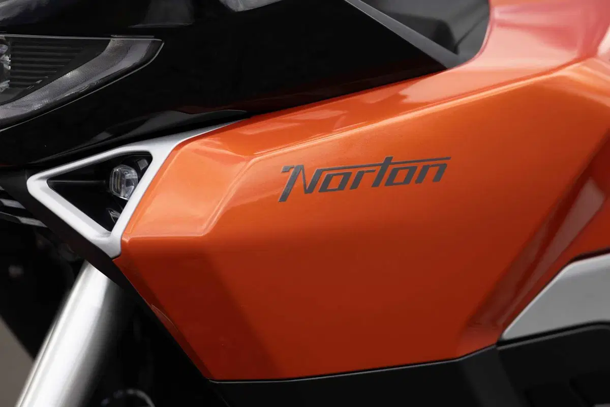Norton Atlas 2026: lusso per tutti!? Il nostro test in Islanda [VIDEO e GALLERY] (23)