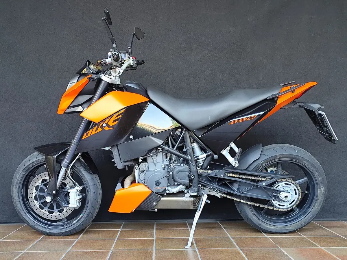 KTM 690 Duke (2007 - 09) (2)
