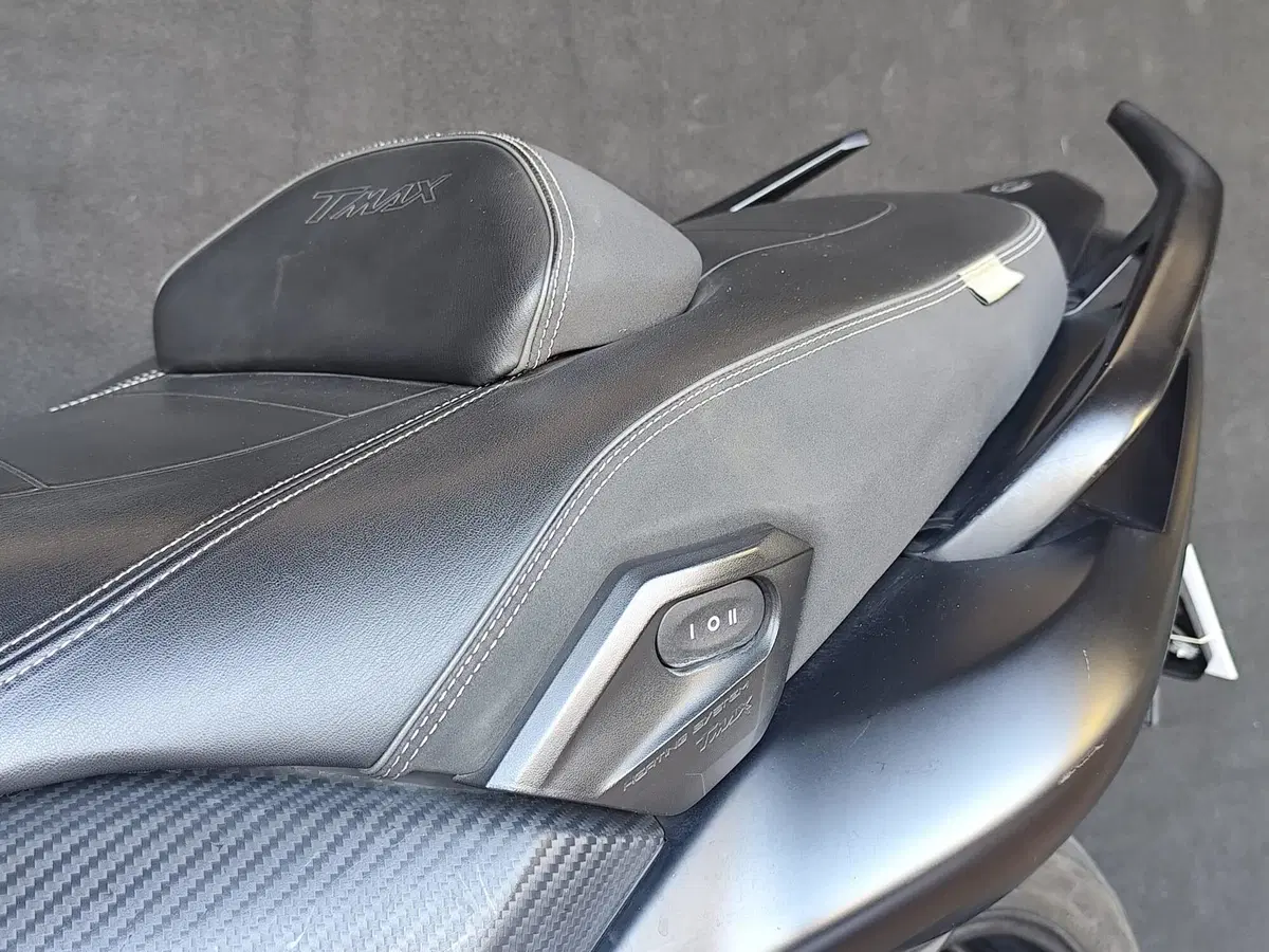 Yamaha T-Max 530 (2015 - 16) (16)