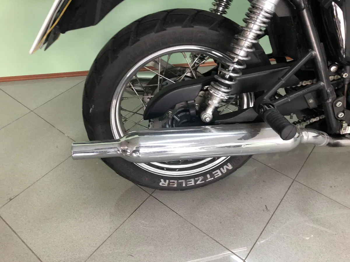 Triumph Bonneville T100 (2001 - 07) (18)