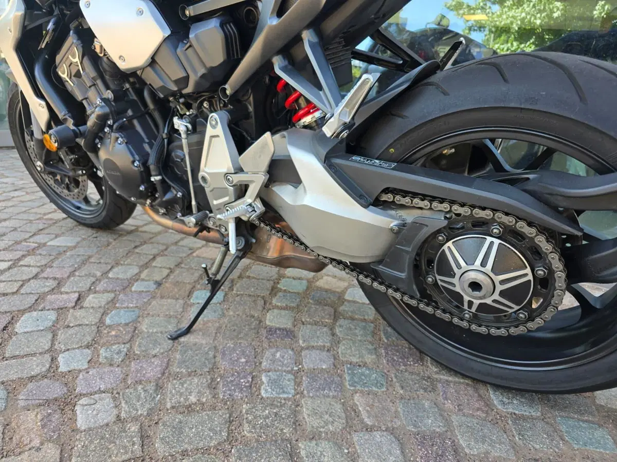 Honda CB 1000 R ABS (2011 - 17) (9)