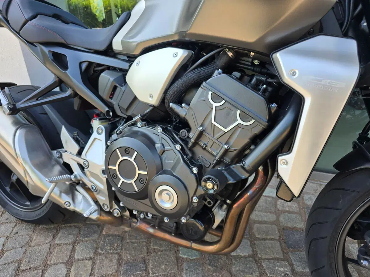 Honda CB 1000 R ABS (2011 - 17) (12)