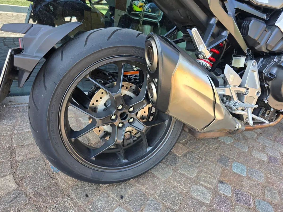 Honda CB 1000 R ABS (2011 - 17) (13)
