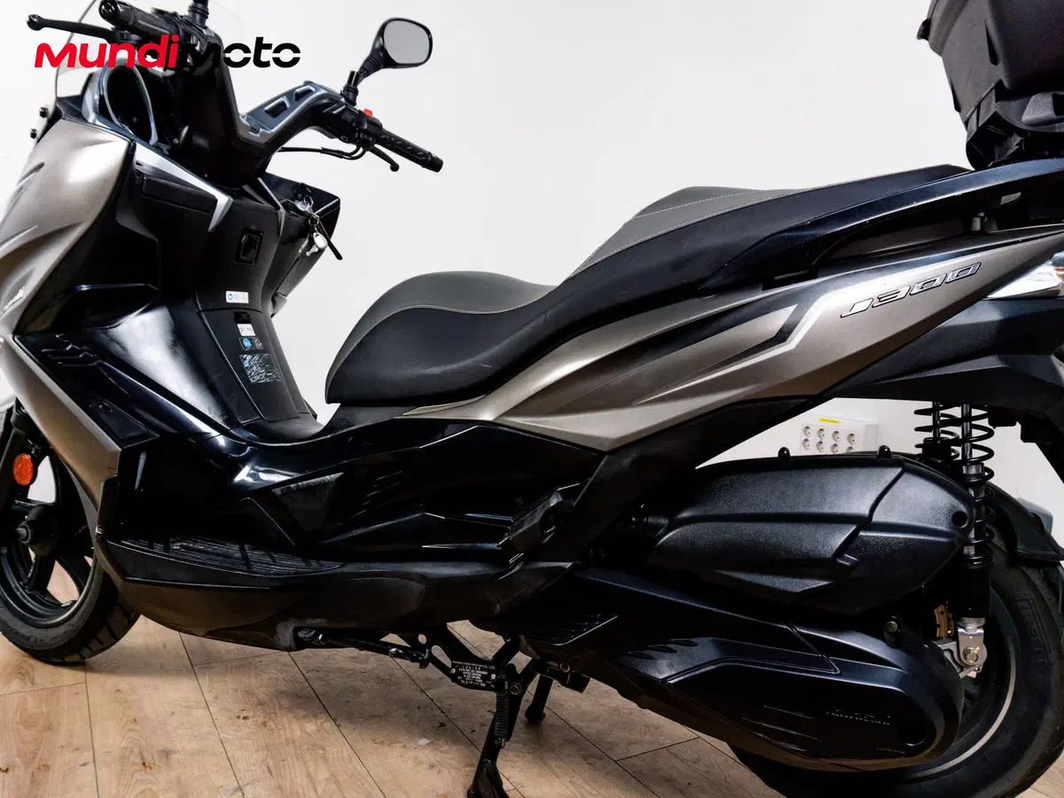 Kawasaki J 300 ABS (2014 - 16) (10)