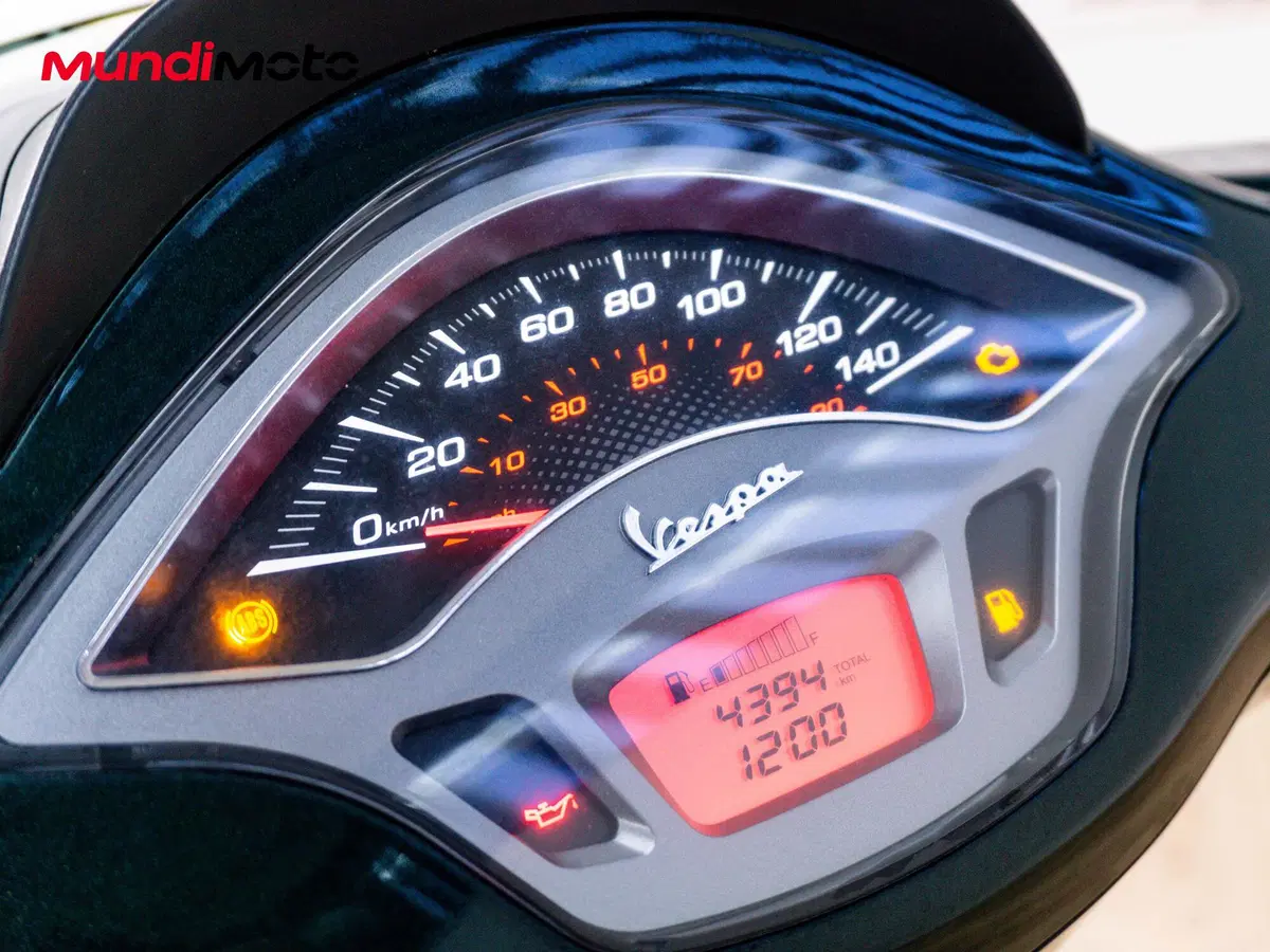 Vespa Sprint 125 3V Racing Sixties (2021 - 22) (12)