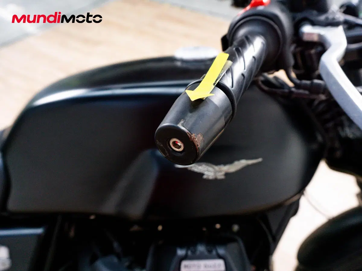 Moto Guzzi V7 850 Stone Special Abs (2021) (15)