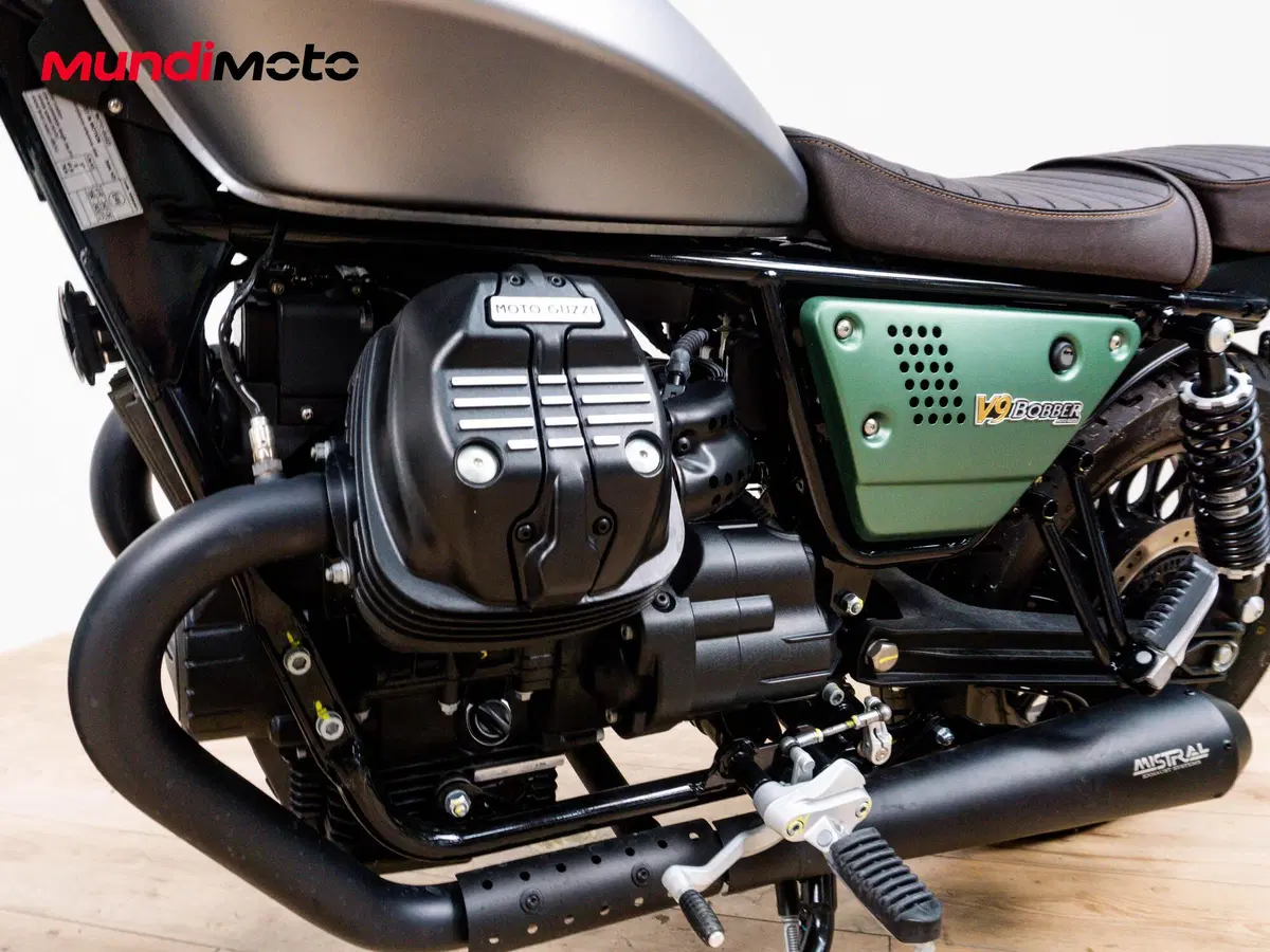 Moto Guzzi V9 Bobber Centenario (2021 - 22) (9)
