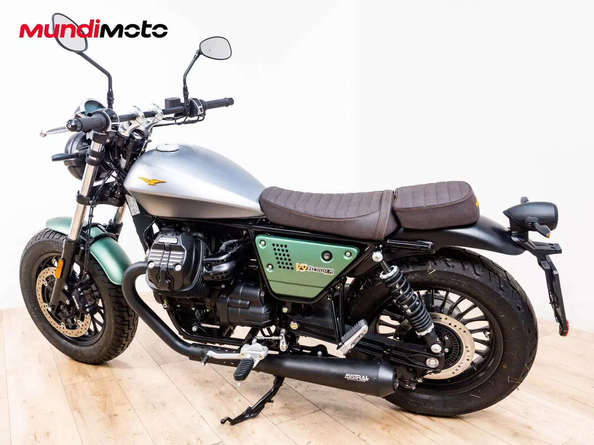 Moto Guzzi V9 Bobber Centenario (2021 - 22) (7)